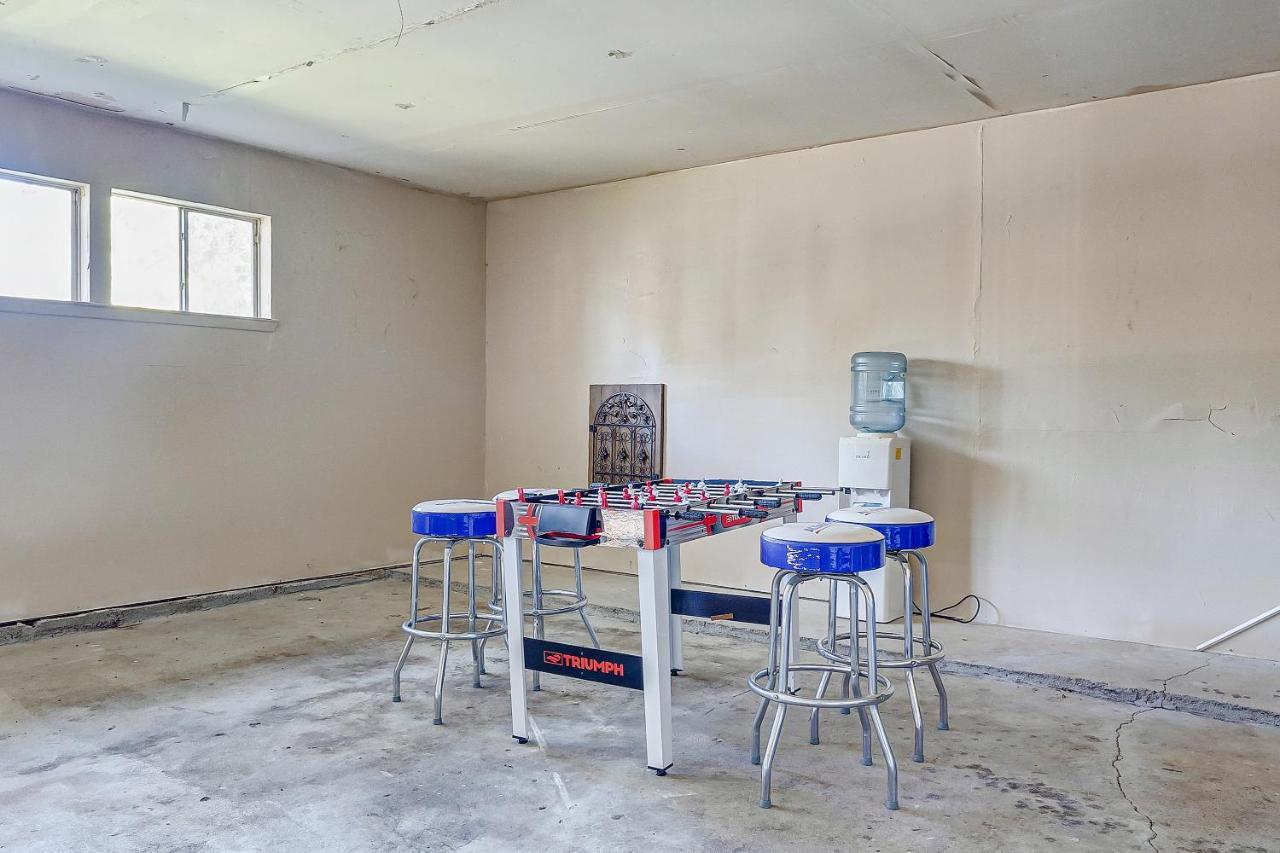 Cheerful 3-Bedroom Home With Indoor Fireplace 休斯敦 外观 照片